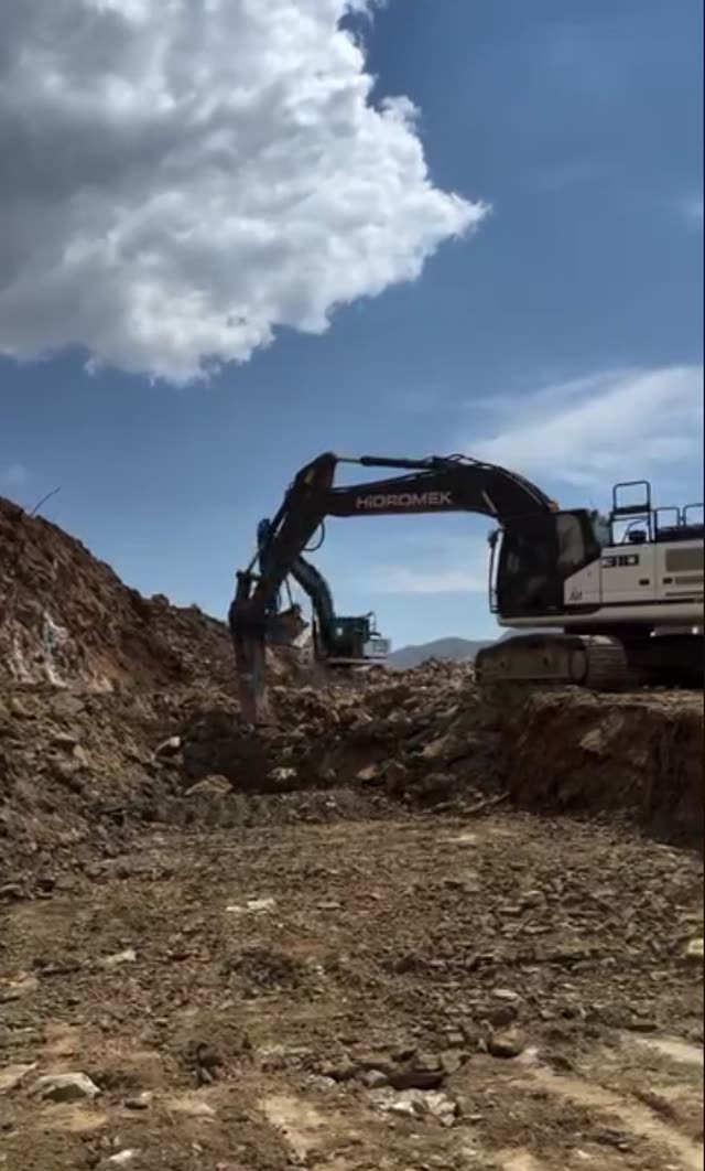 Göksun'da kaya kırıcı çalışması videosu